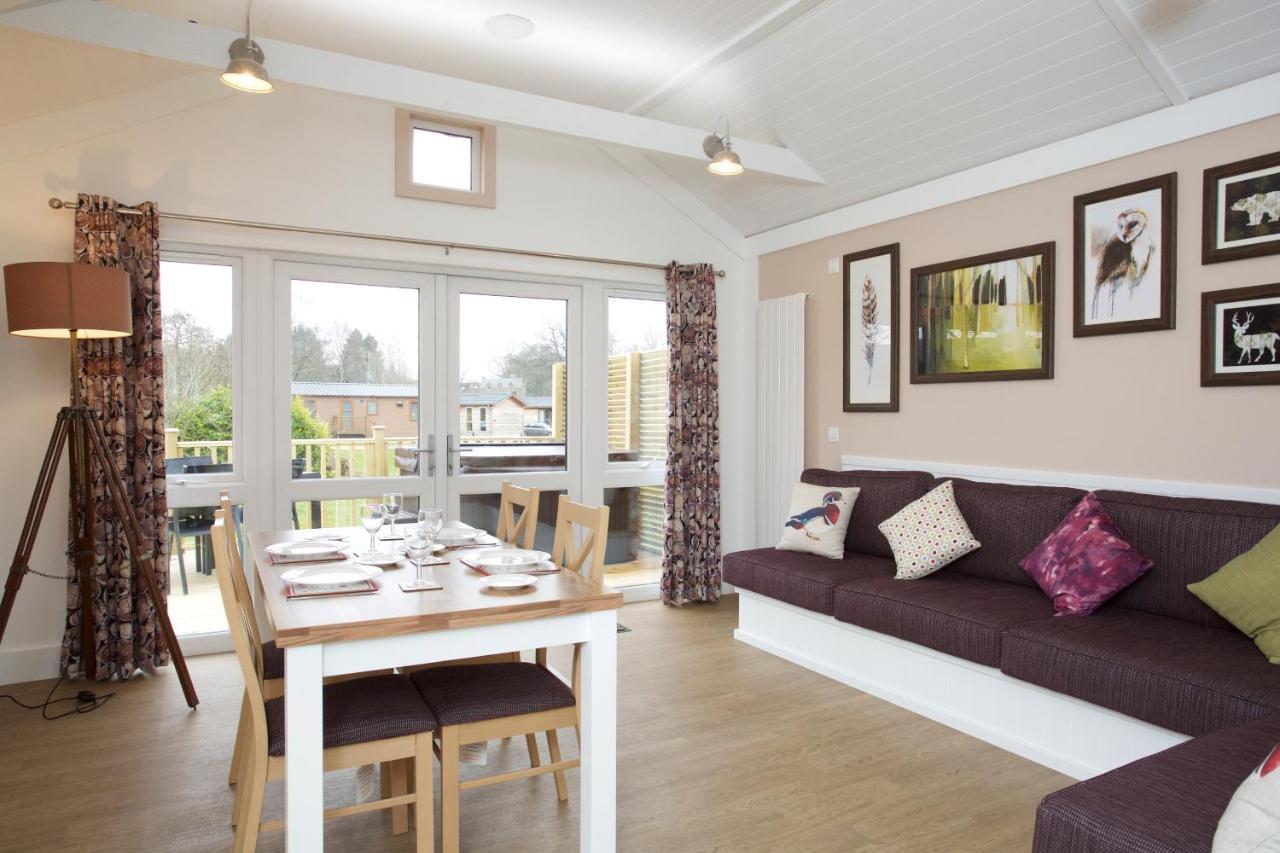 Braidhaugh Holiday Lodge And Glamping Park Crieff Exterior photo