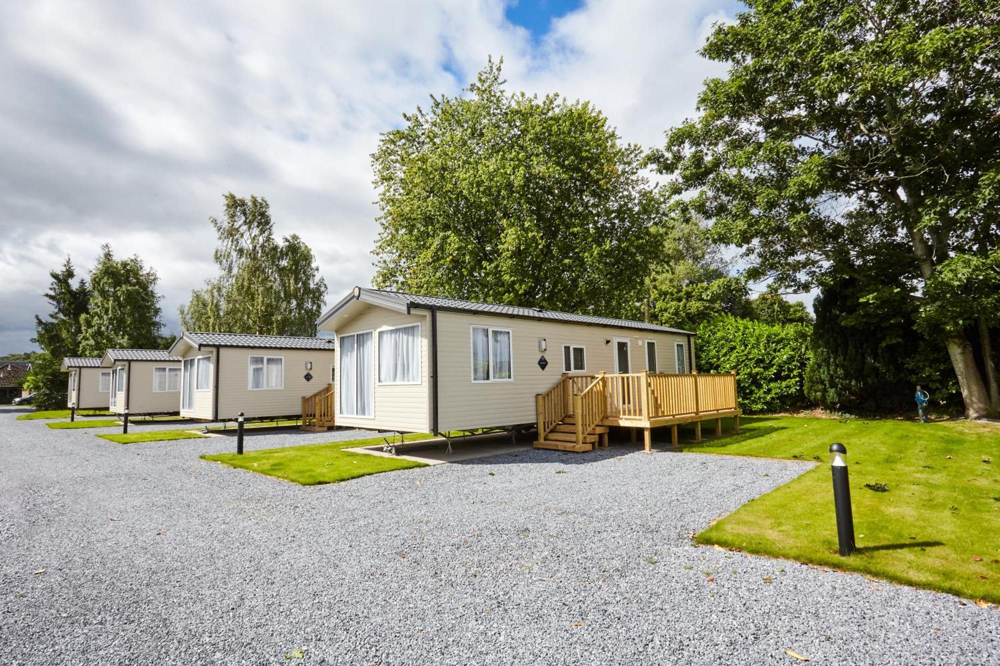 Braidhaugh Holiday Lodge And Glamping Park Crieff Exterior photo