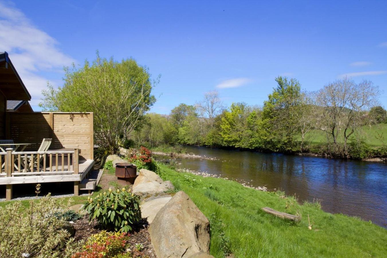 Braidhaugh Holiday Lodge And Glamping Park Crieff Exterior photo